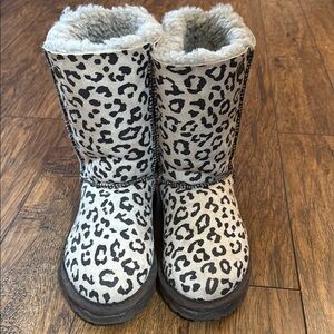 Celtic and Co womens sheepskin boots Leopard Print